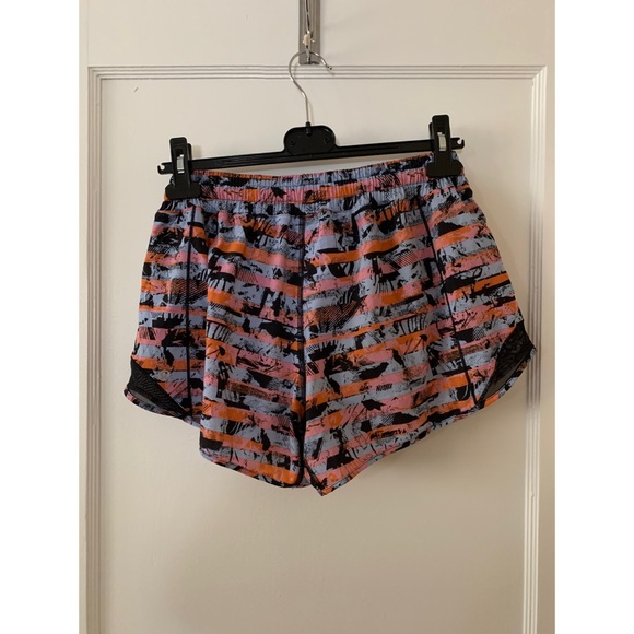 Lululemon Hotty Hot Short II - Picture 2 of 3